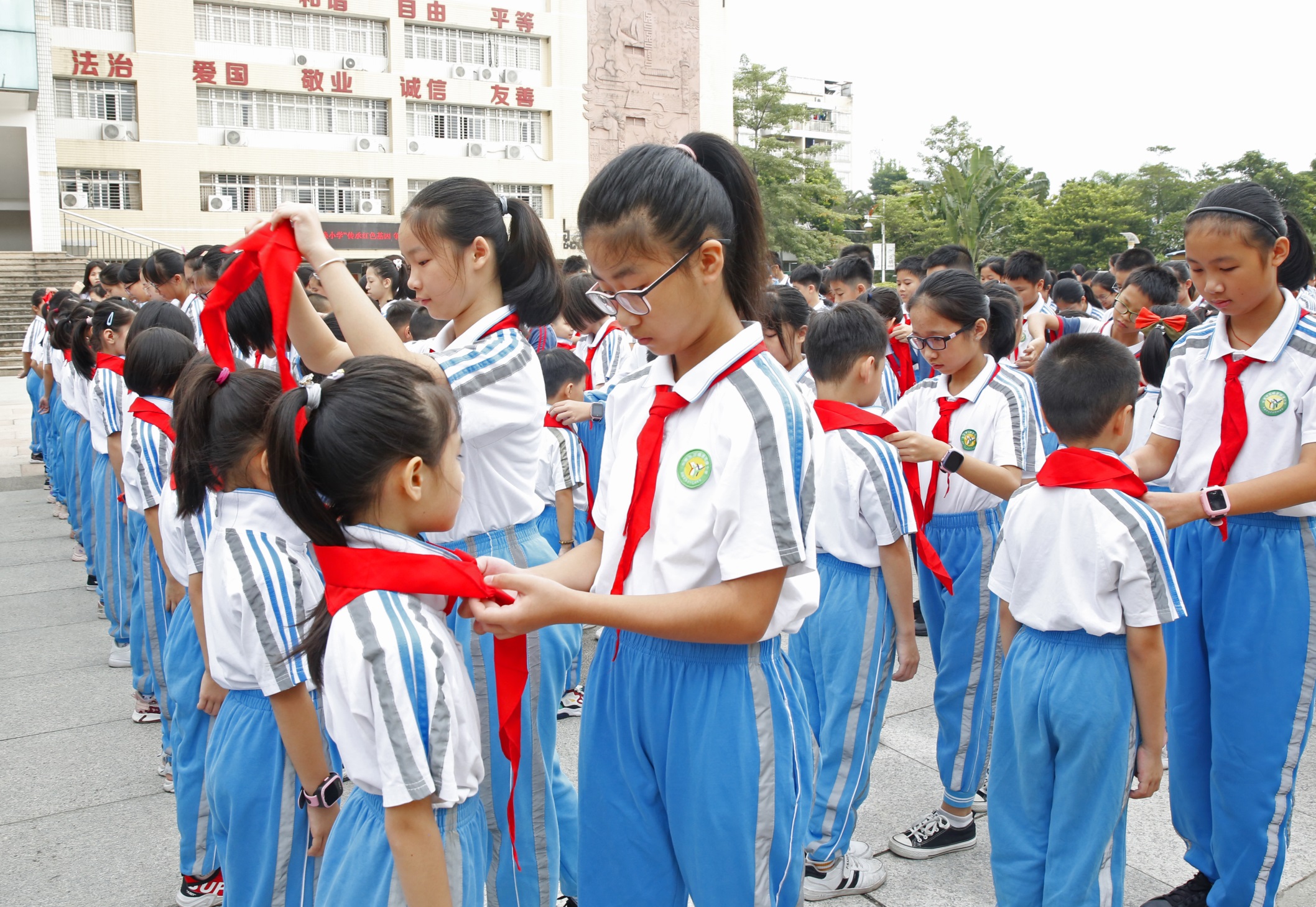 石碣袁崇焕小学获评广东省少先队先进学校称号