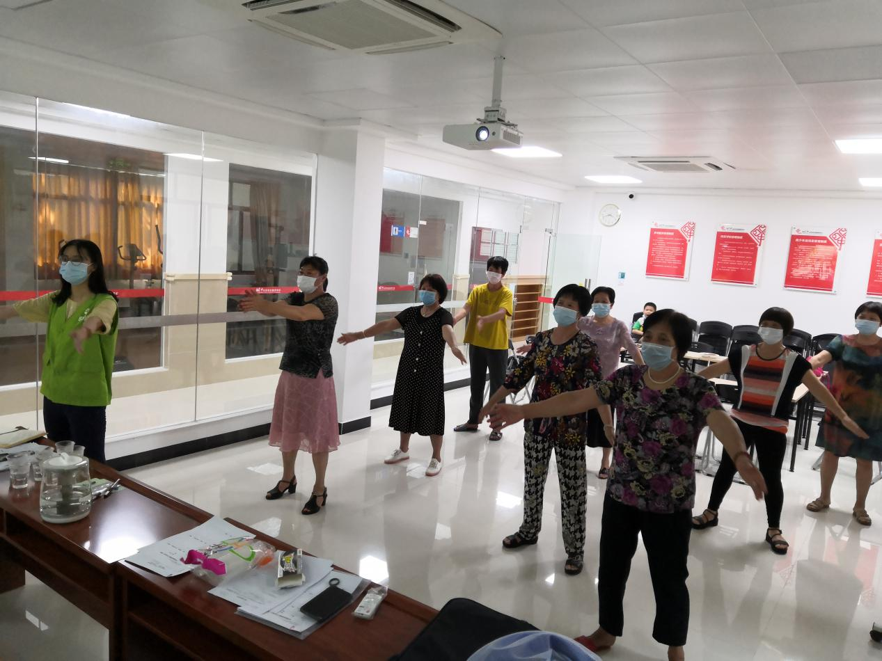 石碣：城中社区开展“益心得意”健康座谈会